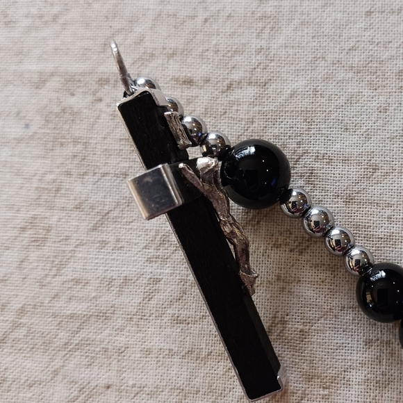 New, Beaded Rosary black and silver. 24 inch neck loop - Picture 6 of 7